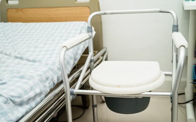 Jakie krzesło do łazienki wybrać, aby zapewnić komfort i bezpieczeństwo?